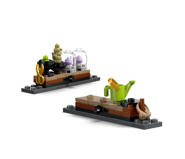 LEGO Harry Potter 76445 Zamek Hogwart™: zajęcia z zielarstwa - 1331664 - zdjęcie 4